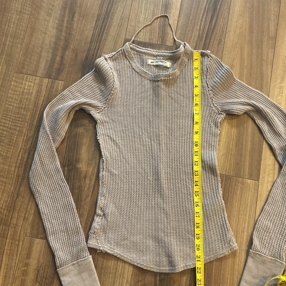 BNWOT We the Free - thermal top - Picture 8 of 9